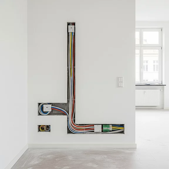 generiertes Bild von einem verzweigten Kabelschacht